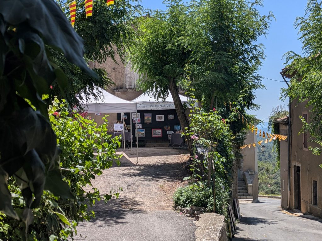 Exposition au vieux village. Côté artistes. Encres, aquarelles, illustrations au rotring.